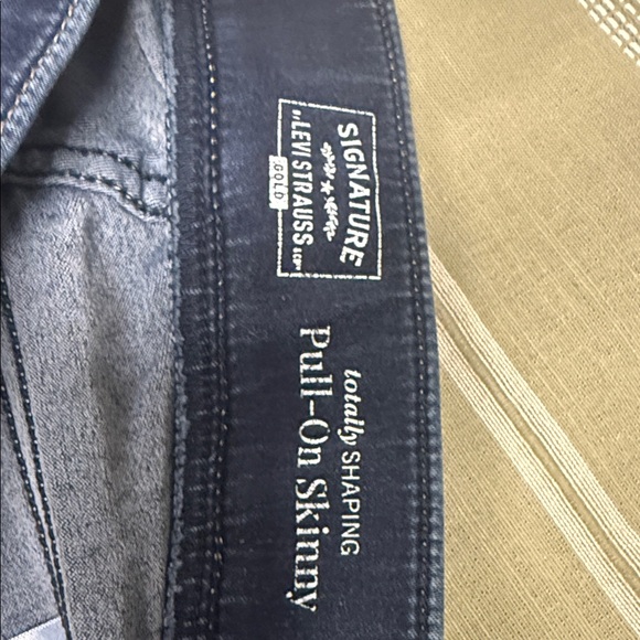Signature by Levi Strauss Dark Blue Skinny Jeans - Picture 3 of 7